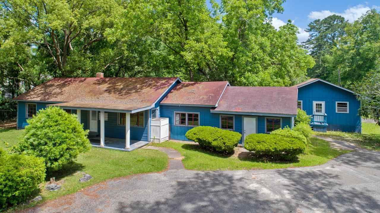 1452 Fisher Lane - Photo 1