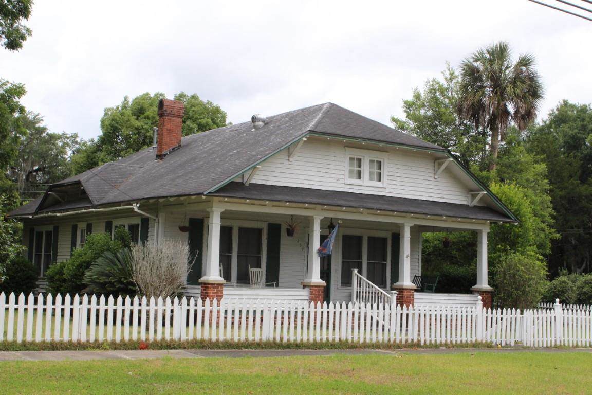 257 Horry Avenue - Photo 1