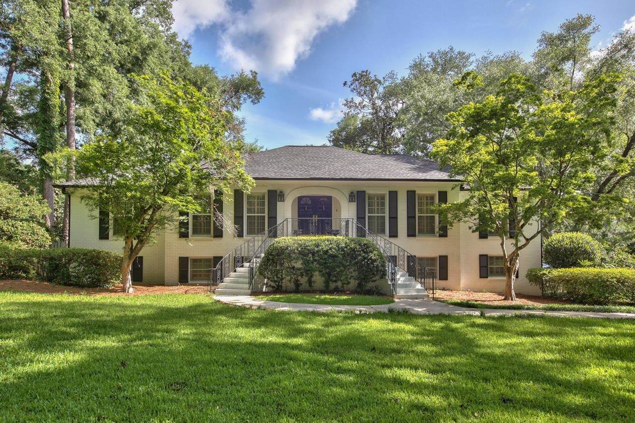 1118 Carriage Road - Photo 1