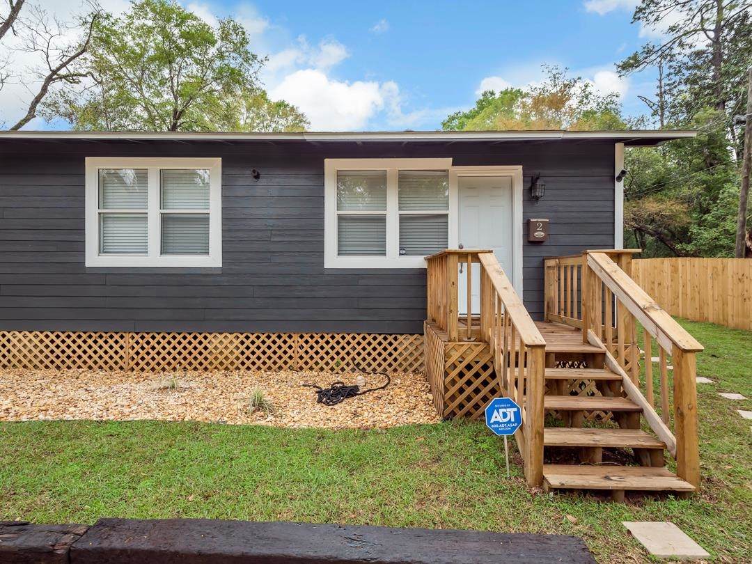 1557 Devoe Street - Photo 1