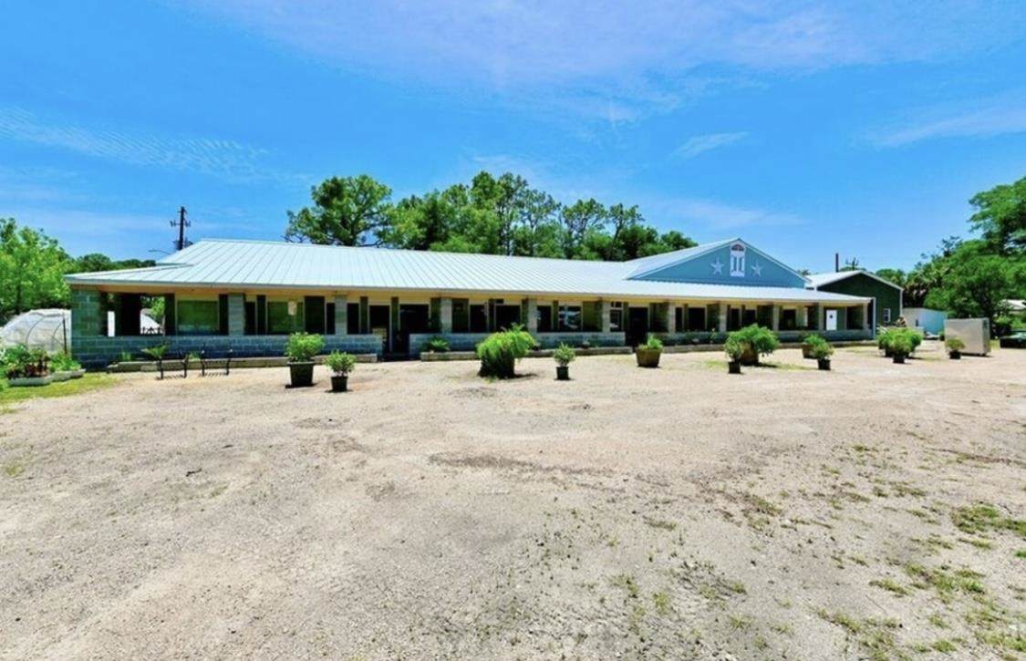 2390C Oak Street - Photo 1