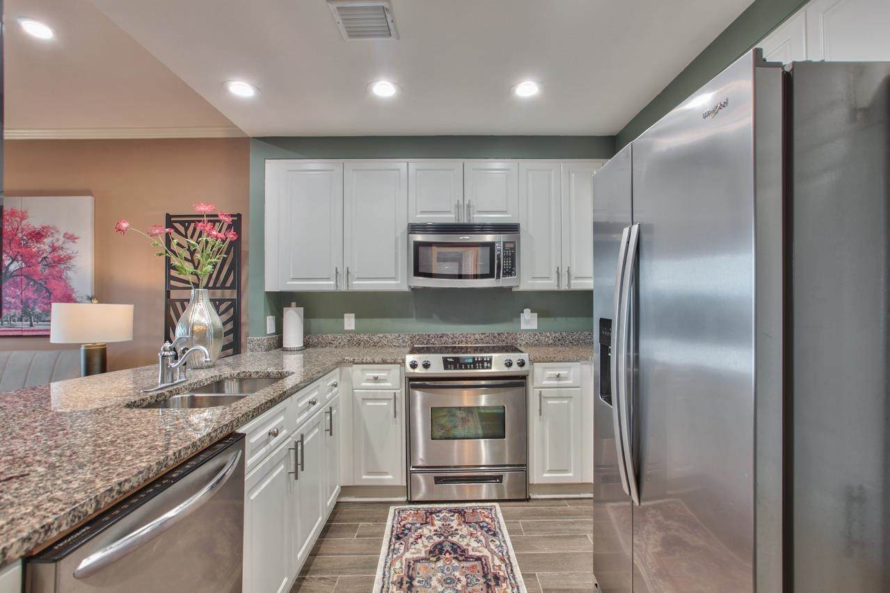 121 Monroe Street - Photo 1