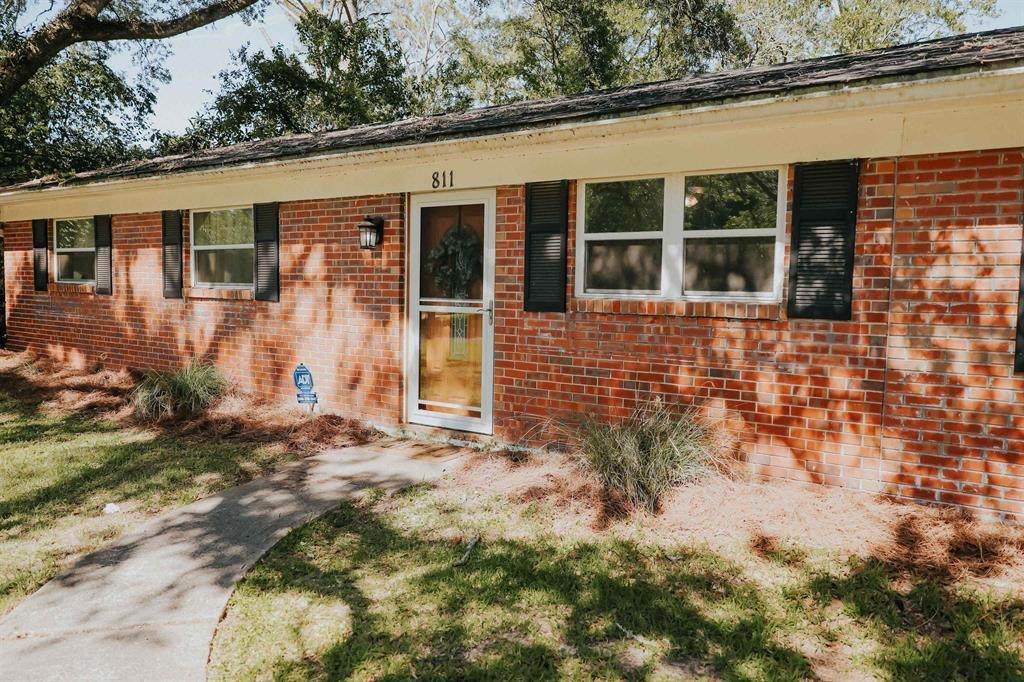 811 Essex Drive - Photo 1