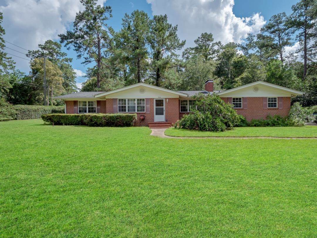 1606 Sharon Road - Photo 1