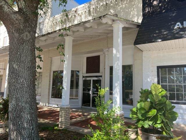 114 Range Avenue - Photo 1