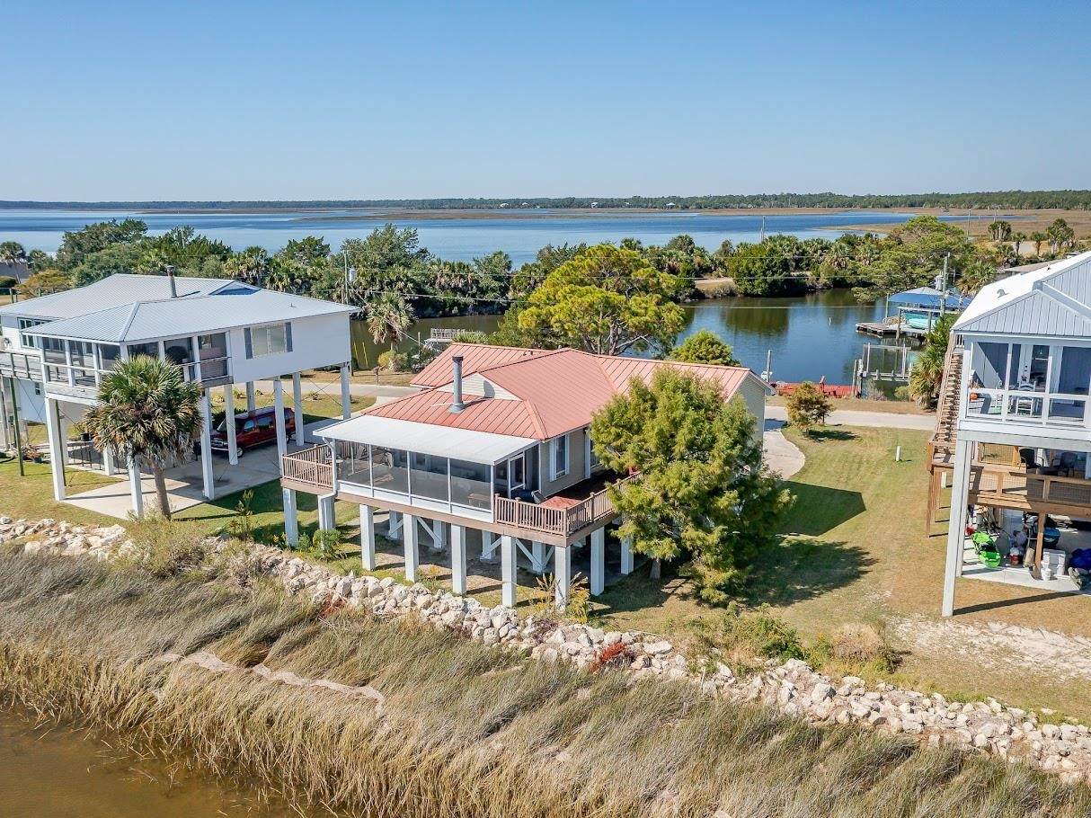 106 Ocean View Drive - Photo 1