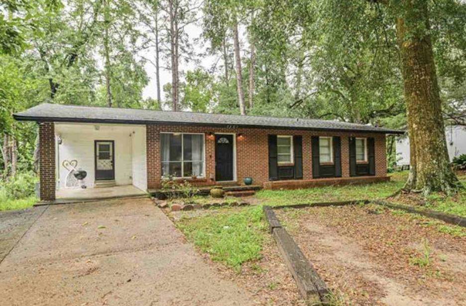 2505 Tupelo Terrace - Photo 1
