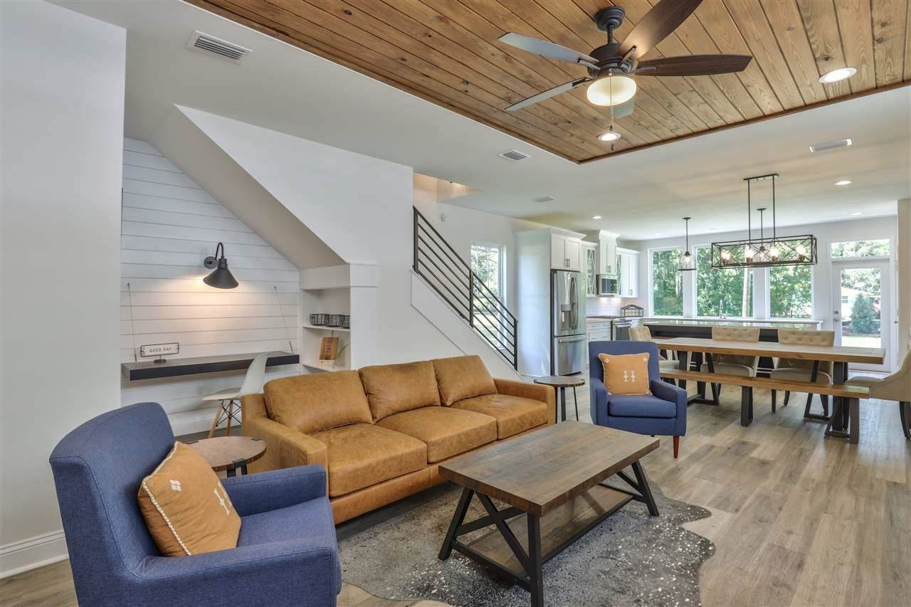 454 Grand Oaks Road - Photo 1