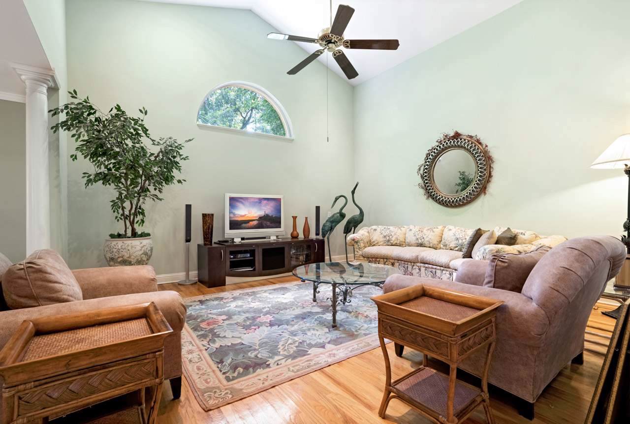 2124 Jenette - Photo 1
