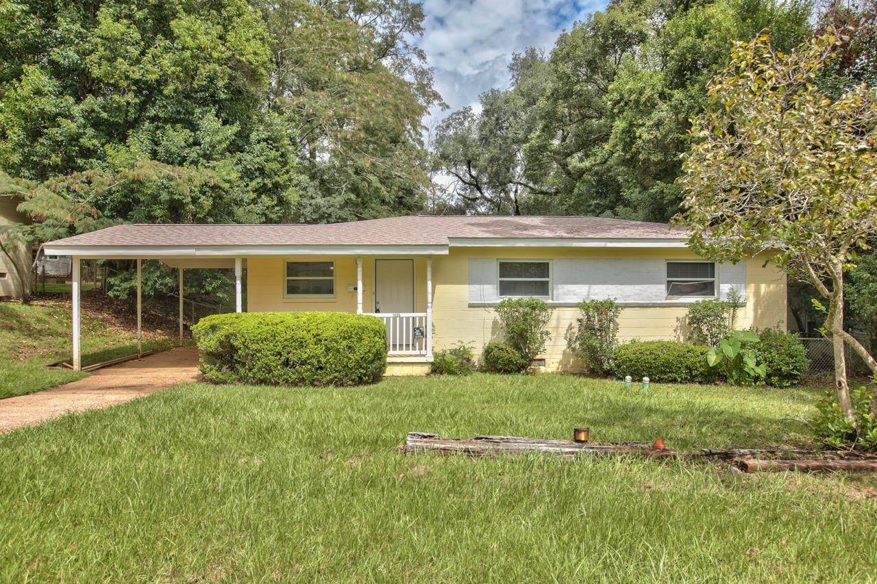 1606 Airport Drive - Photo 1
