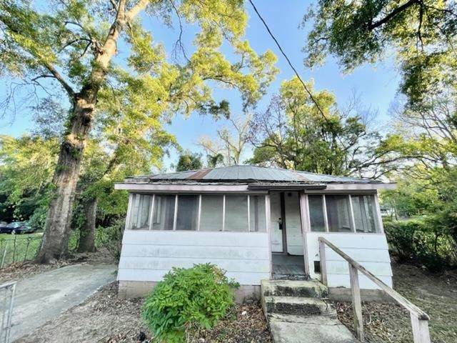 725 Delaware - Photo 1