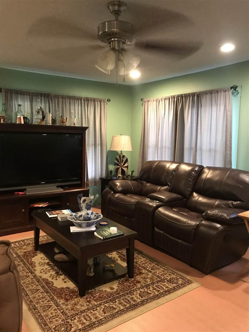 1114 Grand - Photo 1