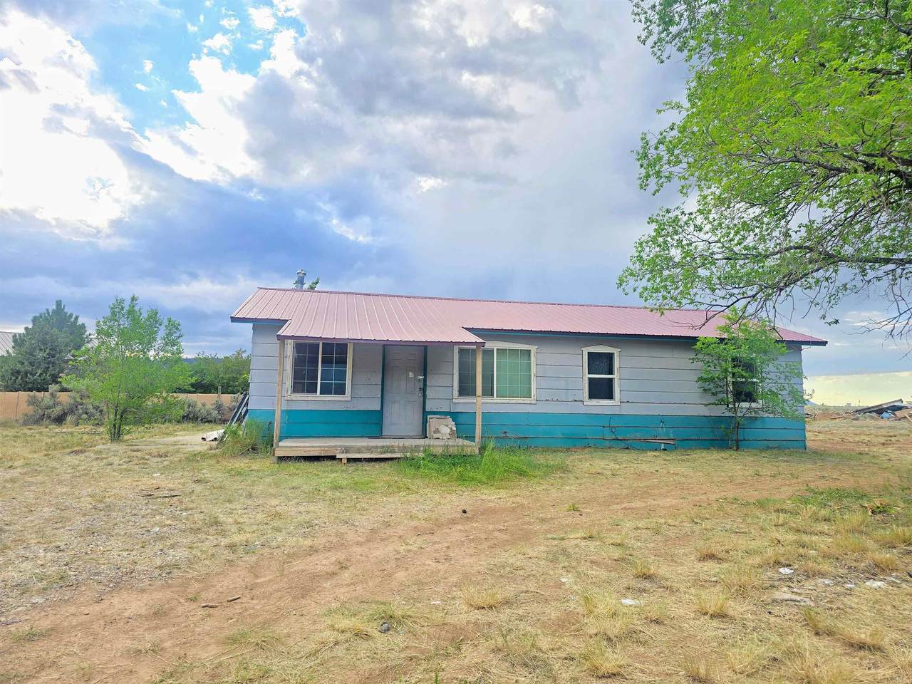 13 Gonzales Rd - Photo 1