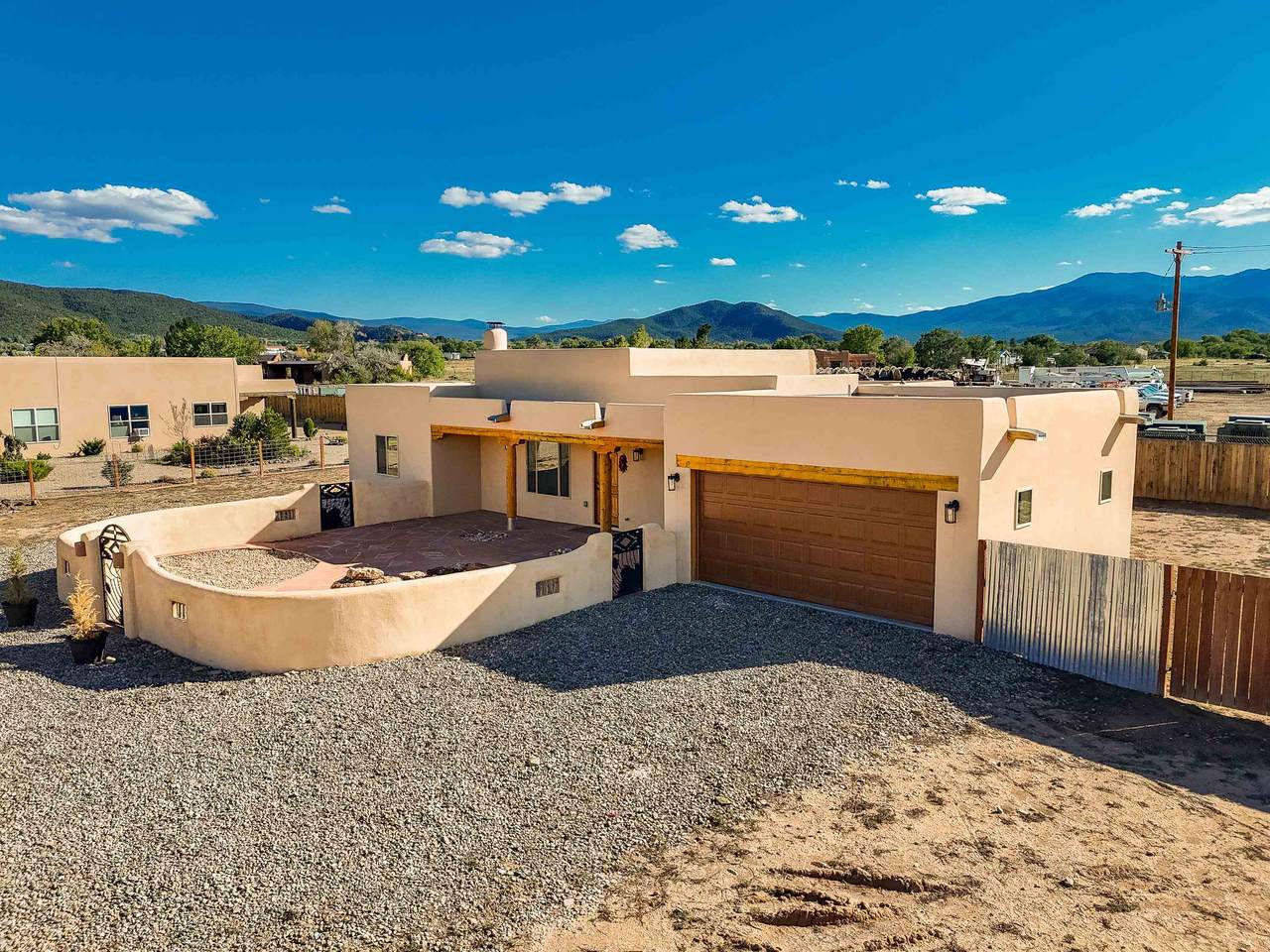 27 Medina Lane - Photo 1