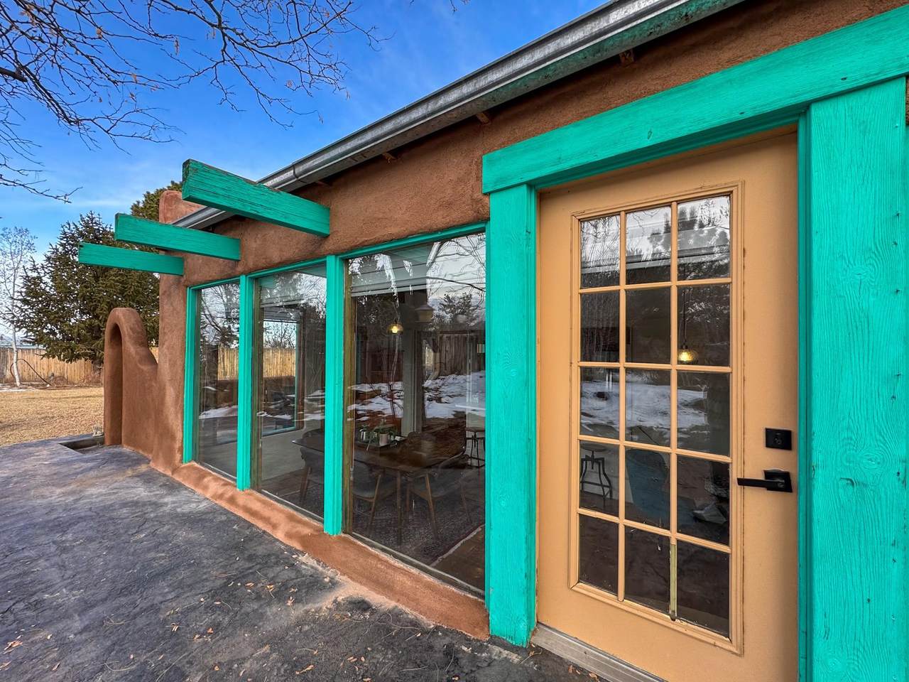 519 Este Es Road - Photo 1