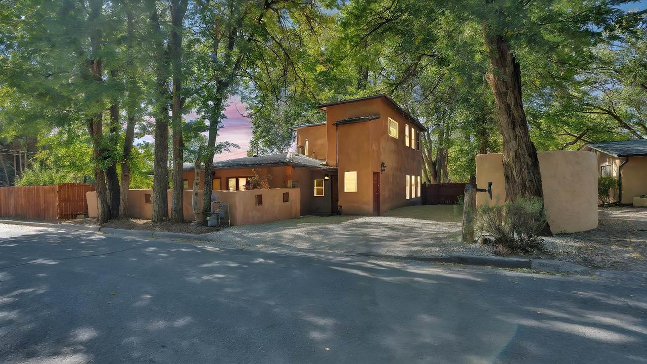 310 Montoya - Photo 1