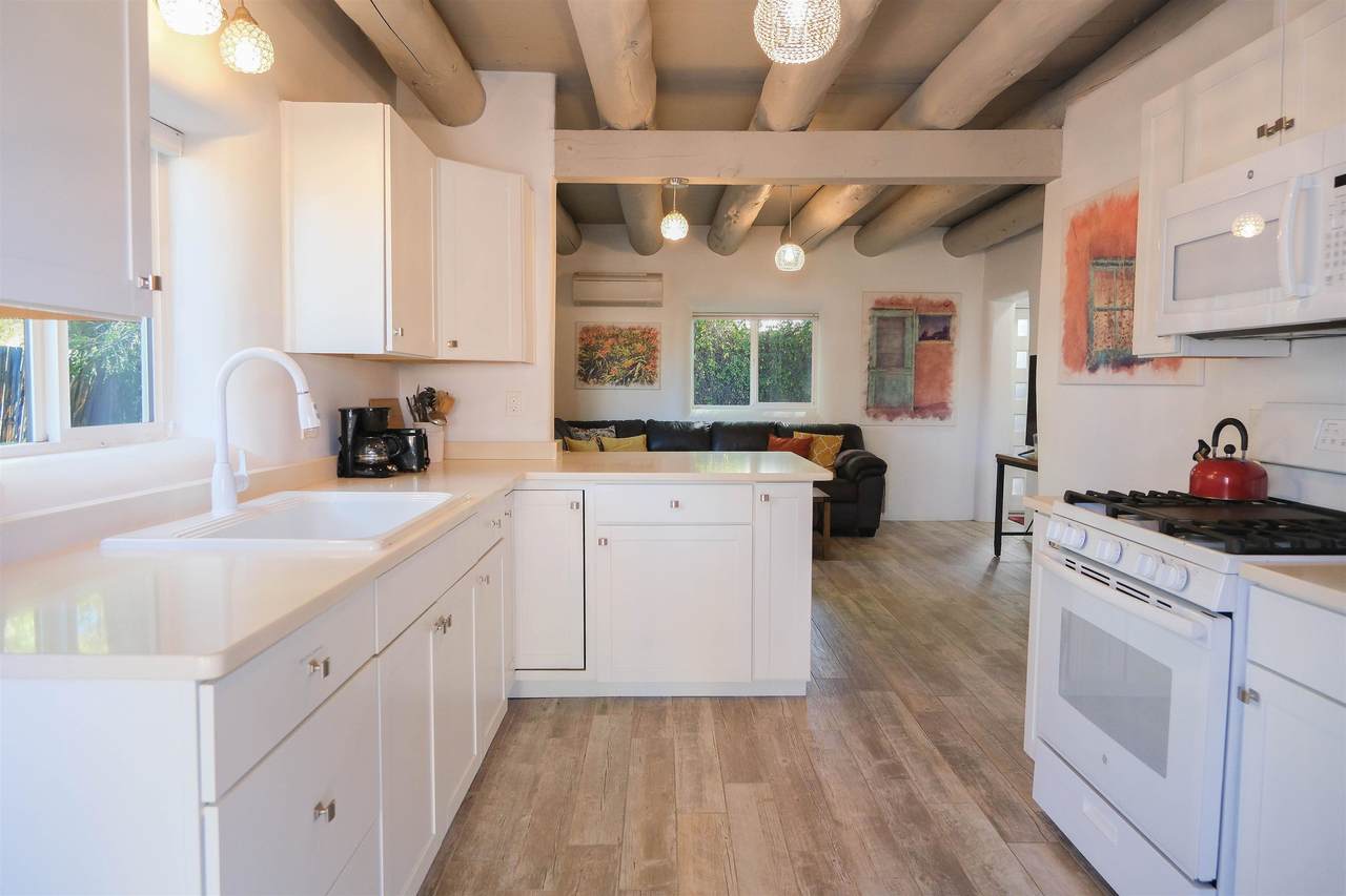 104 A B Brooks Street - Photo 1