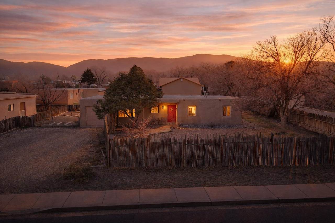 1117 Gusdorf - Photo 1