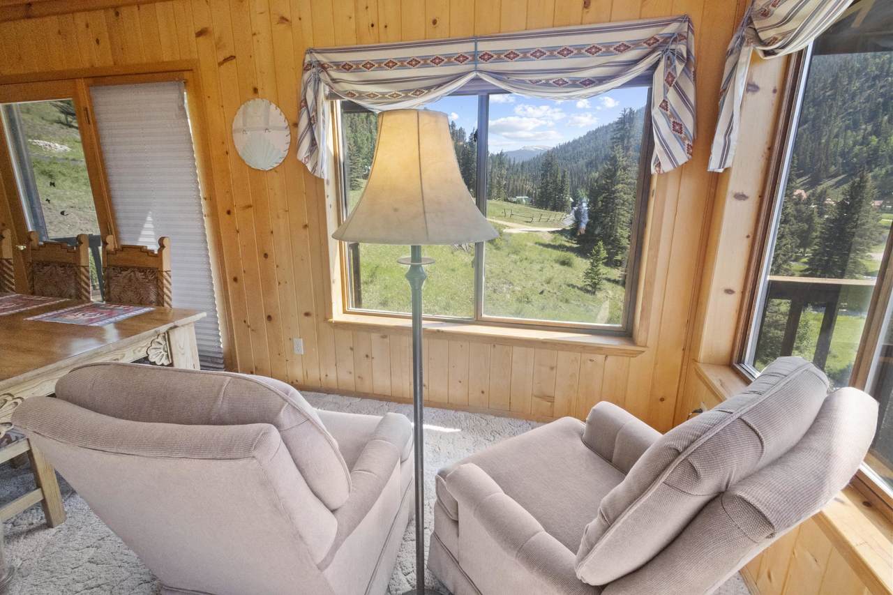 https://bt-photos.global.ssl.fastly.net/taos/1280_boomver_1_114853-2.jpg