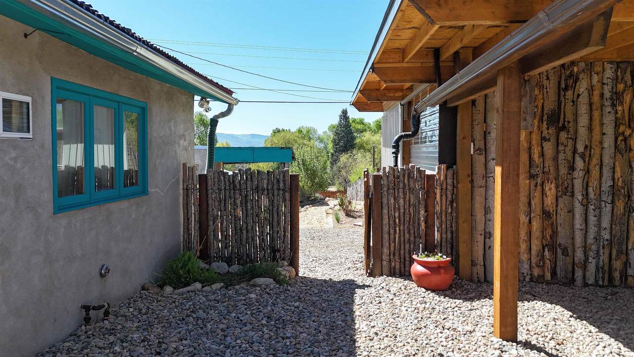 https://bt-photos.global.ssl.fastly.net/taos/1280_boomver_1_115035-2.jpg