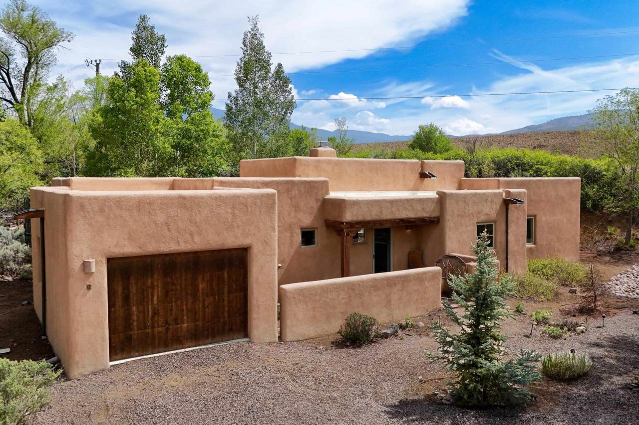 215 Mariposa Place - Photo 1