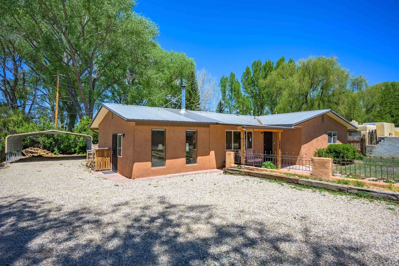302 Santistevan Lane - Photo 1