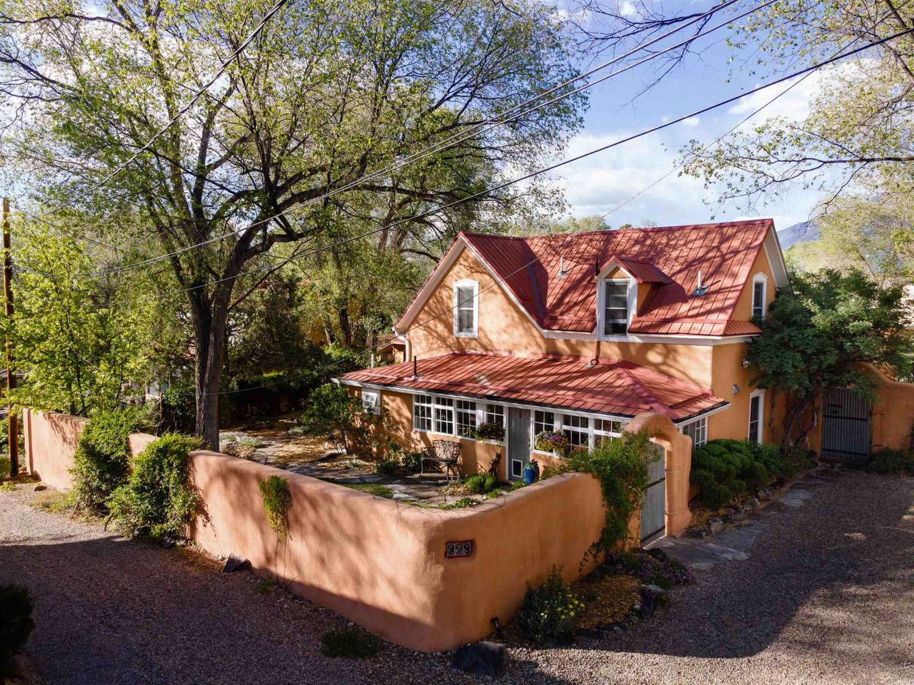 228 Valverde - Photo 1