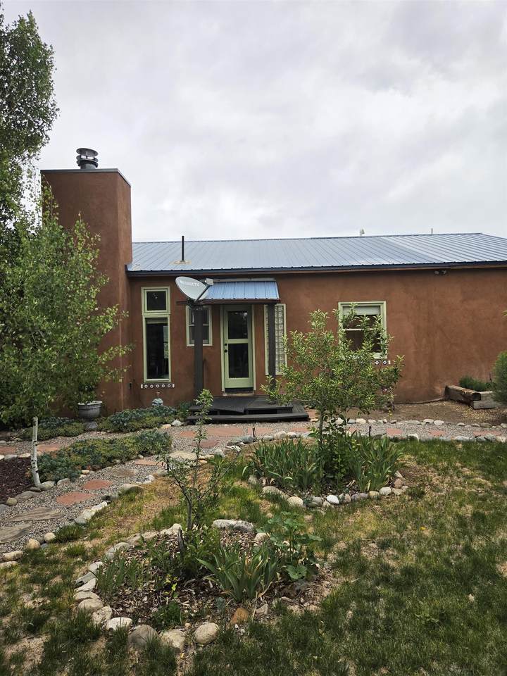 https://bt-photos.global.ssl.fastly.net/taos/1280_boomver_1_115196-2.jpg