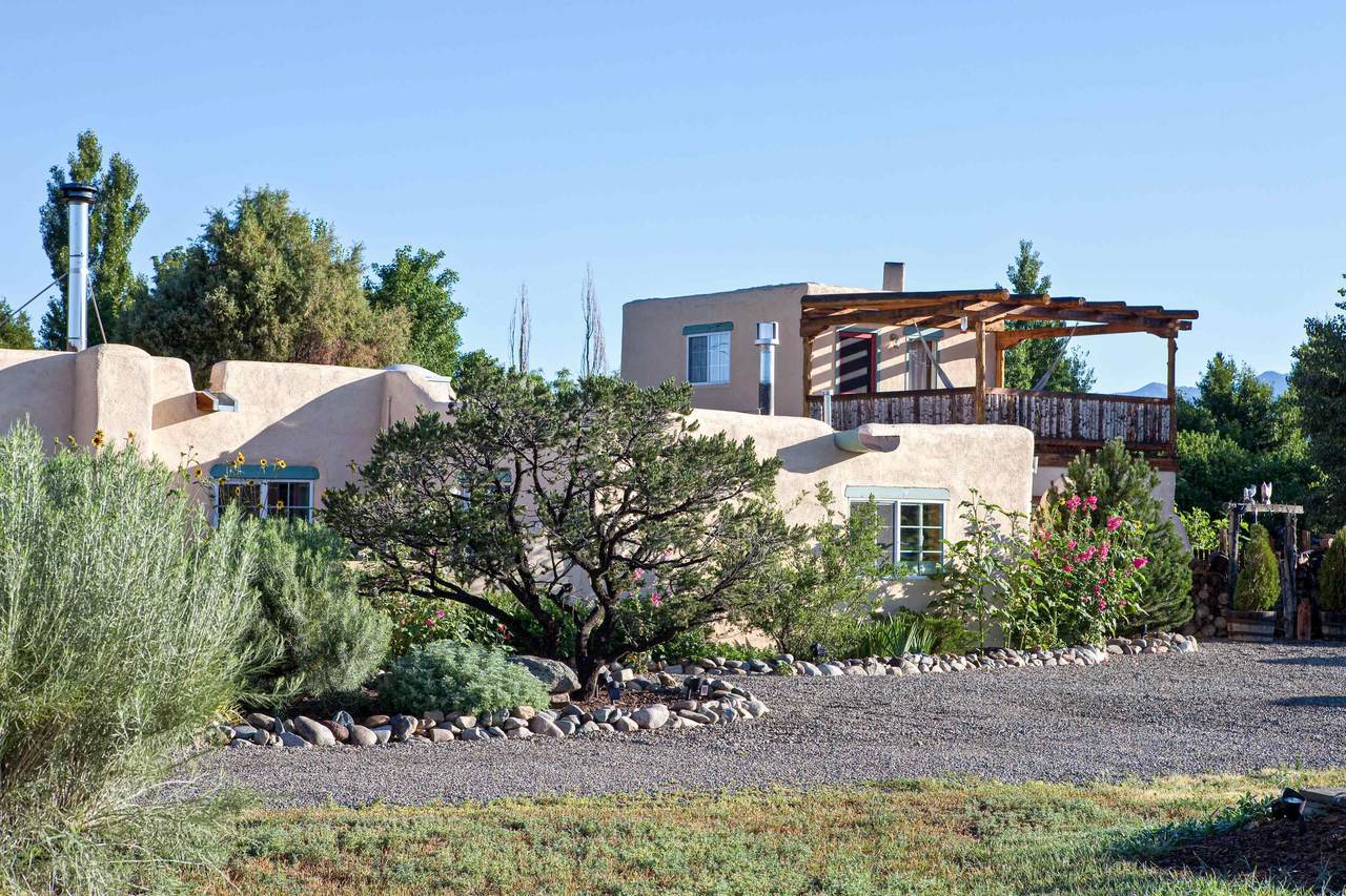 609 Callejon Road - Photo 1