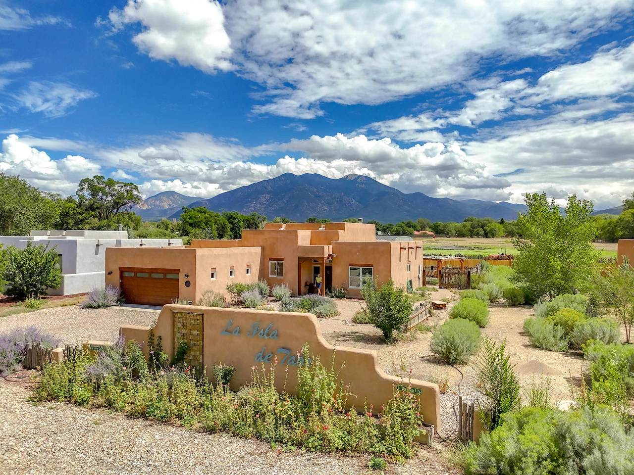 https://bt-photos.global.ssl.fastly.net/taos/1280_boomver_1_115553-2.jpg