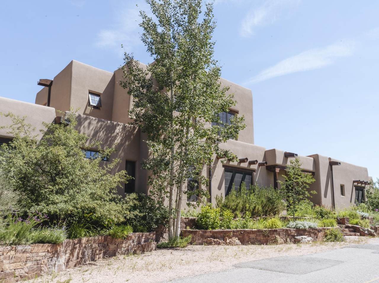 305 Devargas Lane - Photo 1