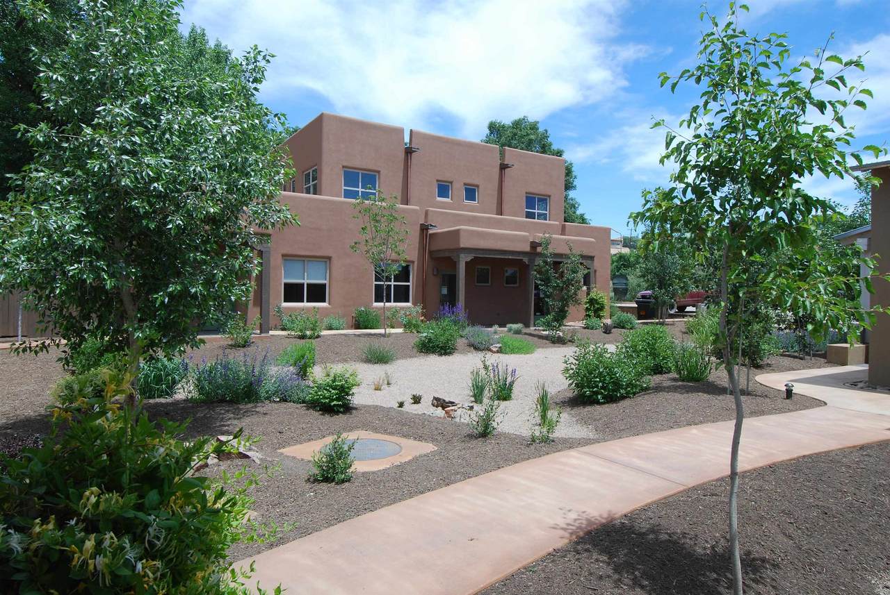 208 Paseo Del Pueblo Sur Unit 601 - Photo 1