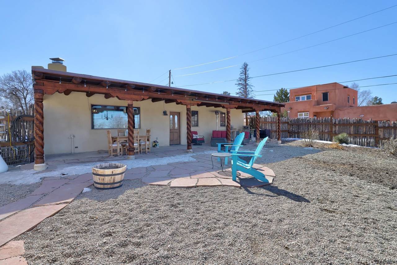 124 La Loma St - Photo 1