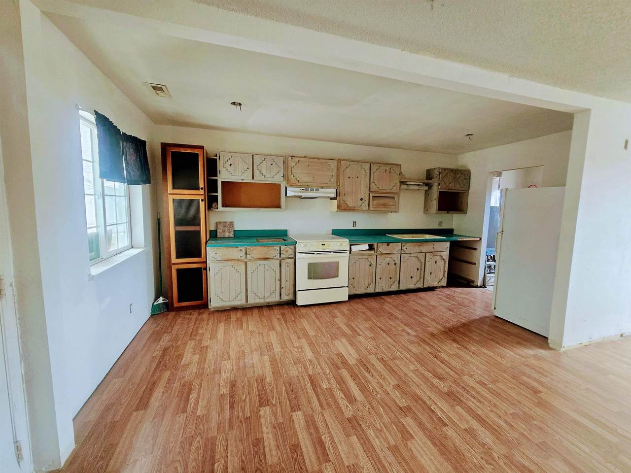 13 Gonzales Rd - Photo 1