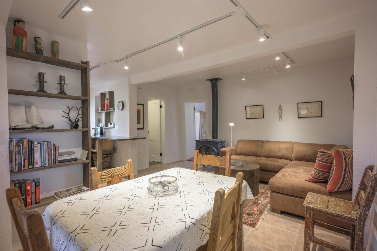 12 Holy Trinity Road - Photo 1