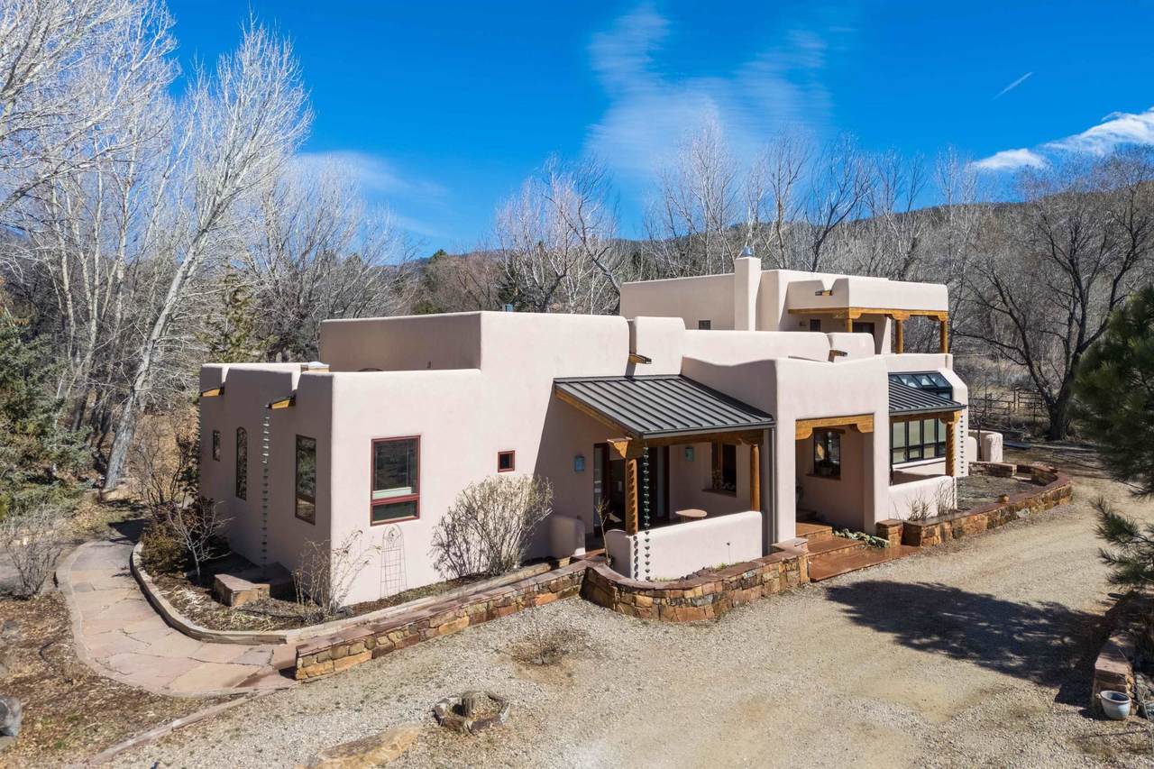 573 Range Rd - Photo 1