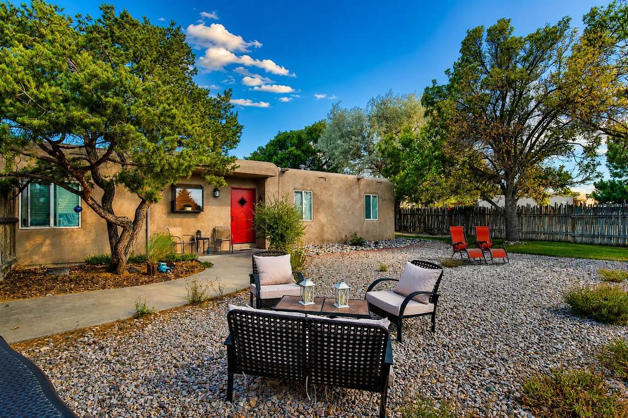 1117 Gusdorf - Photo 1