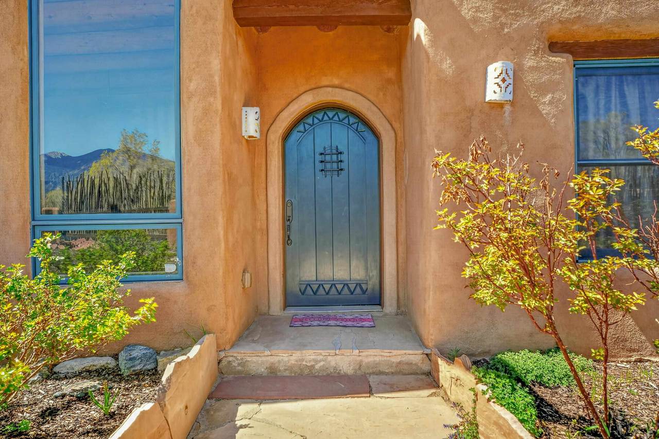 https://bt-photos.global.ssl.fastly.net/taos/1280_boomver_1_114920-2.jpg