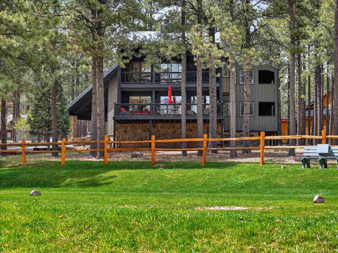https://bt-photos.global.ssl.fastly.net/taos/1280_boomver_2_114994-2.jpg