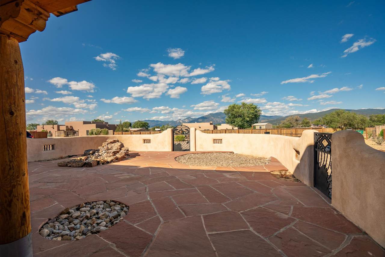 https://bt-photos.global.ssl.fastly.net/taos/1280_boomver_2_115096-2.jpg