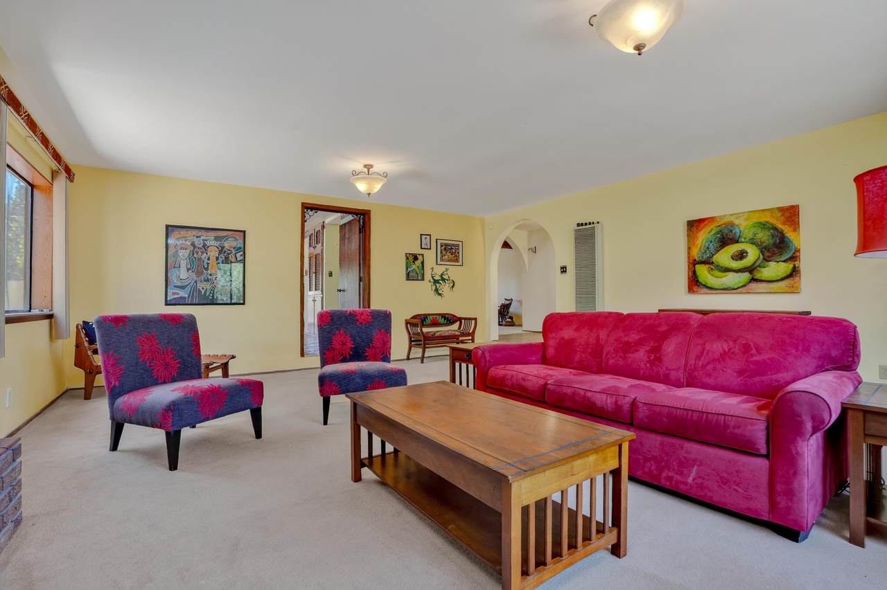 225 Victor Court - Photo 1