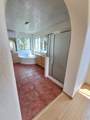 70 La Canada - Photo 19