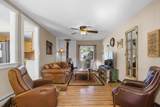 1117 Gusdorf - Photo 12