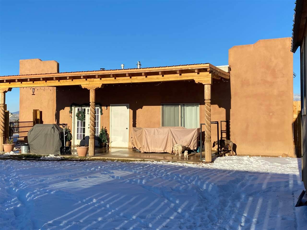 61 Las Tusas Rd Ranchos De Taos - Photo 1
