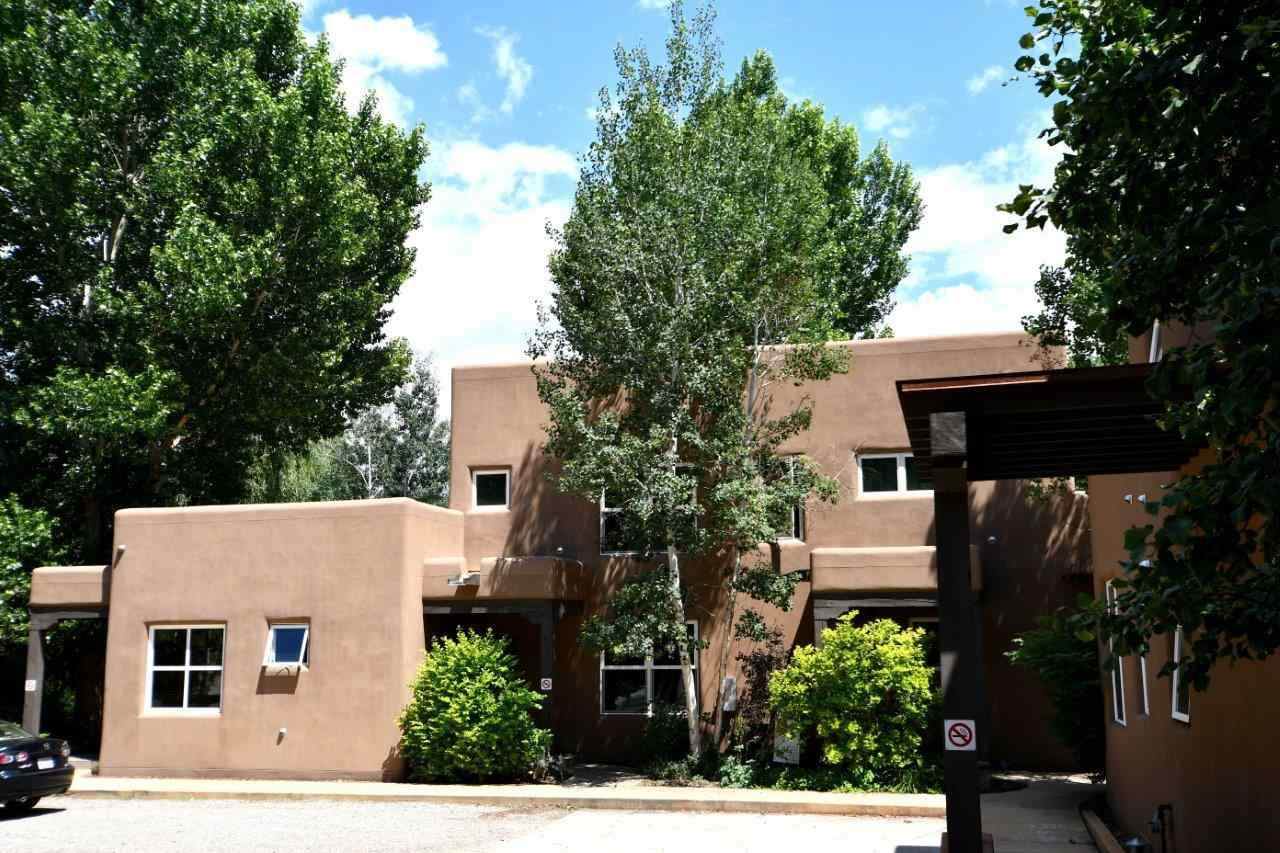 208 Paseo Del Pueblo Sur - Photo 1