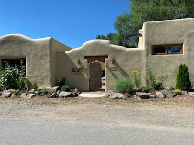 112 Las Cruces Road - Photo 1