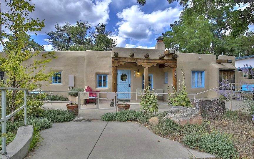 136 Bent Street - Photo 1