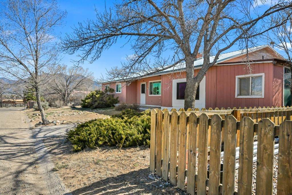 807 Hill Dr - Photo 1