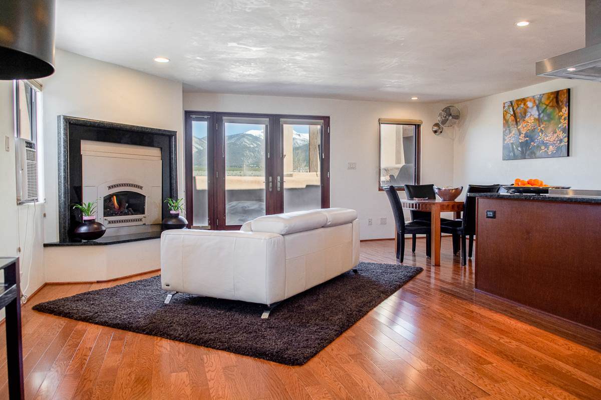 222 Comanche - Photo 1