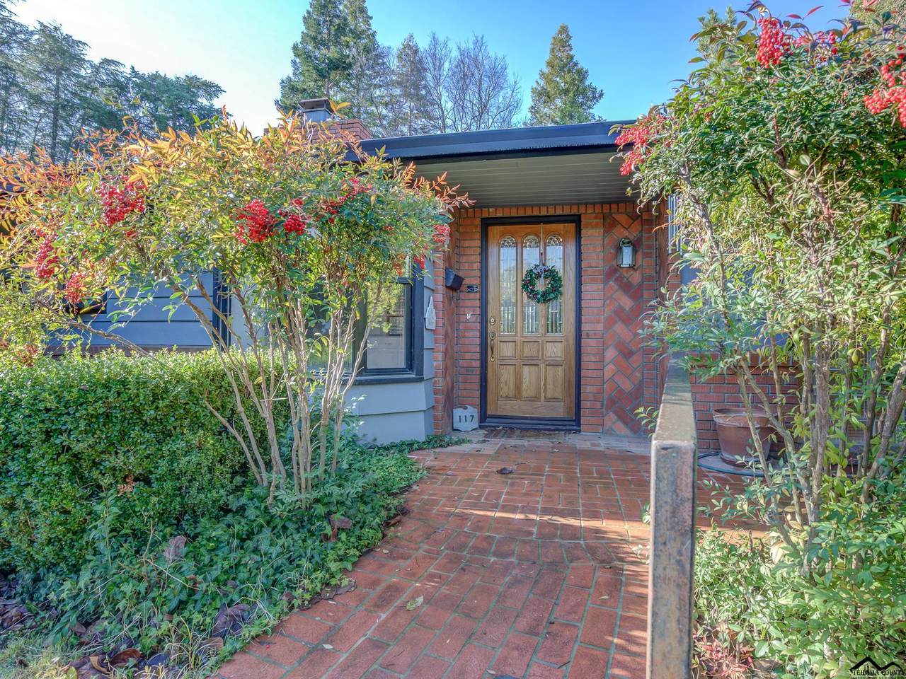 117 Sherman Drive - Photo 1